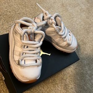 Retro 11 White Jordan Orange Bottom